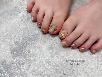 ステラ(private nailroom STELLA)の写真/おしゃれは足元から♪お仕事柄ハンドネイルができない方にも◎綺麗な足元で気分UP！