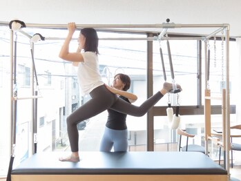 ピラティスユー(PILATES U)/マシンピラティス施術写真