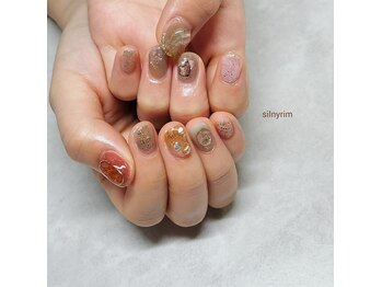 シルニー リム(Silny rim)/アシンメトリーニュアンスネイル