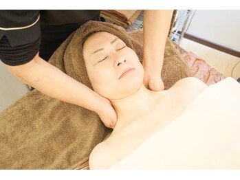 ステラフィールド(stella field)/ハンドマッサージ　首肩こり