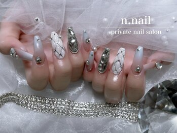 エヌネイル(n.nail)の写真/人と被りたくない方、パーツでネイルを楽しみたい方にオススメ☆アートやり放題コースで理想の指先に♪
