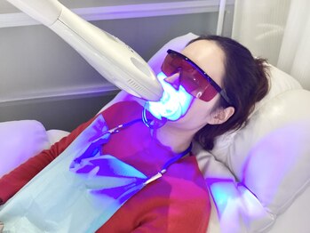 ティンクル(TWINKLE)/セルフホワイトニング施術風景