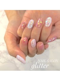 ラメとホログラムネイル