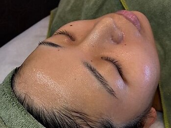 リノ(LINO)の写真/《話題のセルマンピーリング導入》角質改善をして韓国艶玉肌へ★よもぎ蒸し×セルマンで美肌の相乗効果◎