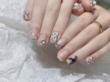 サロン ド ミニュイ(Salon de Minuit)/キラキラネイル