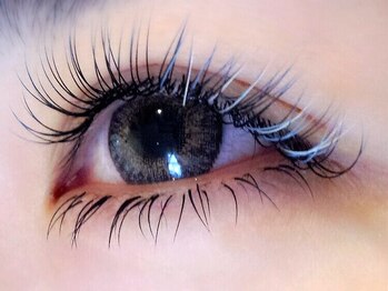 美容室さろんどふじたの写真/自まつ毛よりも極細軽量で高密度!3D~6Dの束数調整でふわっと軽いボリュームのある魅せる目元に☆