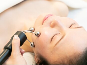 ベルダ(BELDAD)の写真/【年齢に負けない!!】理想の小顔に近づけ、年齢によって気になるほうれい線や顔のたるみも改善へ導きます★