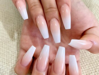 ネイビー(Naivy)/