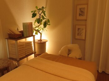 ユーロア(Euroa)/施術中は暗い照明でリラックス