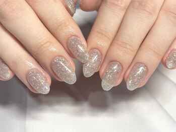 マハロネイルサロン 川崎店(mahalo)の写真/シンプルだけどこだわりのデザイン☆大人女子のための上品で華やかな指先へ♪オフィスにもおすすめ◎