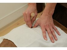 からだケアの家の雰囲気（トリガーポイントをピンポイントで見つけ出し押圧します）