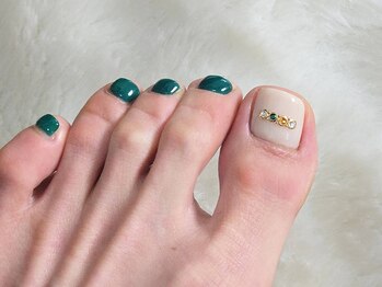 ネイルミショウ(Nail MiShow)の写真/【オシャレは足元から】サンダルの季節に向けて足元を華やかに演出♪お仕事でハンドネイルができない方も◎