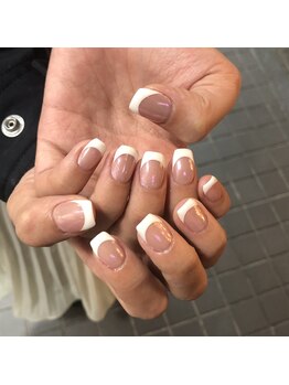グラマラス アンジェアイ 荻窪店(glamourous ange eye)/オーロラ白フレンチネイル