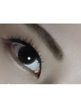 ナチュラル上品な目元にしたい