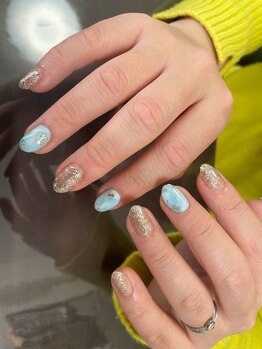 ワンカラー+4本アート