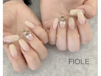 フィオル(FIOLE)/チェックネイル