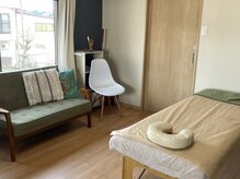 ヘアープラスミンエアー(hair+min air)の雰囲気（あたたかく落ち着いた雰囲気のプライベートサロンです◎）