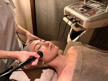 ラボラトリー バイ イー 麻布十番店(laboratory by E)の写真/【麻布十番5分/専門機関提携】小顔への近道はプロの技術で。骨格から整えるワンランク上の小顔ケアを体験☆