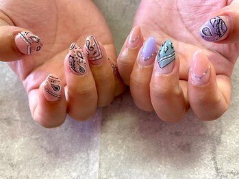 モレリア 心斎橋店(morelia)/ペイズリー柄ネイル