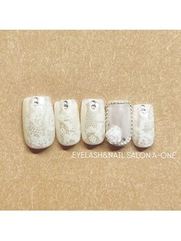 ブライダルホワイトレースネイル