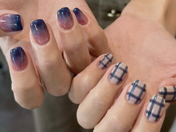 グラデーションチェックネイル