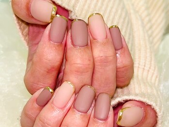 ミアローザ(Mia Rosa)/マットネイル×ゴールドフレンチ