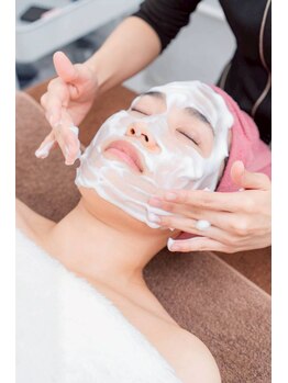 クレビア(CREBIA)/【シミ・シミケア専門店】沖縄県