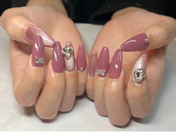 ソロルル ネイル(Sororuru Nail)の写真/最終受付21時＊定額コース/持ち込みok・アートし放題・パーツ付け放題コースが人気★4週間以内オフ無料あり