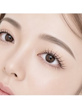 シークレット(secret)の写真/歴15年以上の技術で叶える次世代まつげパーマ。美眉とのSETで上品な目元印象へ。