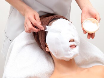 グレースビューティーサロン グレース静岡店(GRACE BEAUTY SALON)の写真/毛穴をWできれいにできる、ふわもこ洗浄と光フェイシャルがセットに!肌の汚れを取りハリと弾力を与えます☆