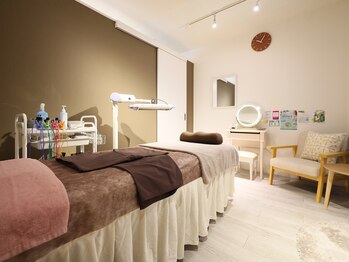 鍼灸サロン アヤカ(AYAKA)/完全個室のプライベート空間