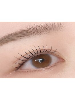 ナチュラル上品な目元にしたい