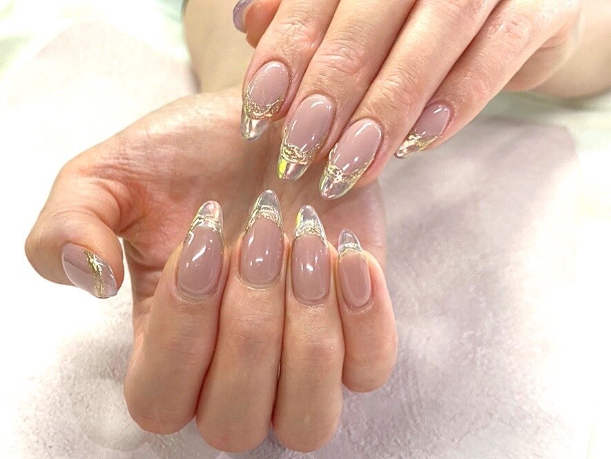 2026年冬トレンド】スタッズ ワンカラーのネイルデザイン集｜人気順