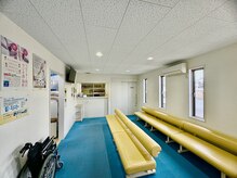 あおぞら鍼灸整骨院の雰囲気（予約優先制ですので、待合室が密になる事ははありません。）