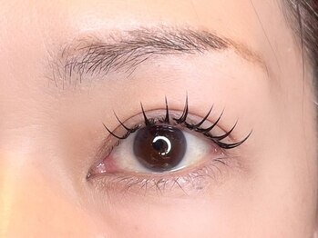 サロン リィ(Ree)の写真/大人気★＆Healthy《アンドヘルシー》エクステを装着してからパーマをかける最新技術!理想の束感まつ毛に♪