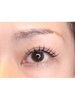 ナチュラル上品な目元にしたい