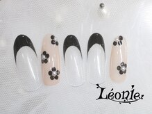 レオニー(Leonie)/ホロハート×フレンチネイル