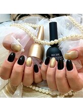 フリープ ネイル バイ ヴァラ(freep nail by VALLA)/ブラックネイル/ゴールドネイル