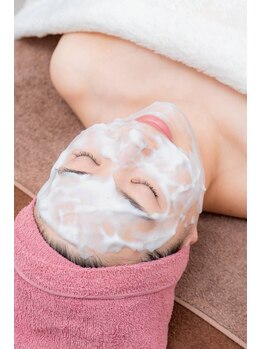 クレビア(CREBIA)/【シミ・シミケア専門店】沖縄県