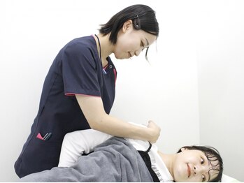 ノモコツ鍼灸 整骨院 よこはまばし院(NOMOKOTSU鍼灸 整骨院)/+…施術風景…+　【矯正/整体】