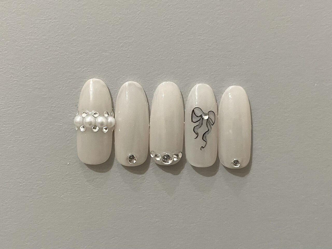 2026年冬トレンド】ホワイト ワンカラーのネイルデザイン集｜人気順