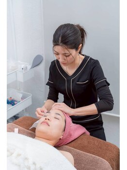 クレビア(CREBIA)/【シミ・シミケア専門店】沖縄県