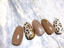 モグネイル(Mogunail)/9月定額B ヒョウ柄ネイル