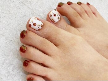 ネイルアテ(nail ate)の写真/【足先までオシャレに◎】デザイン性の高いネイルで足先を華やかに☆お仕事柄ハンドができない方にも！