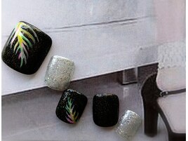 足元も大人カラーでカッコ良く