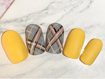 リラ(RIRA)/マットチェックネイル