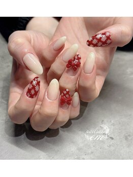 エム(em)/チェックネイル