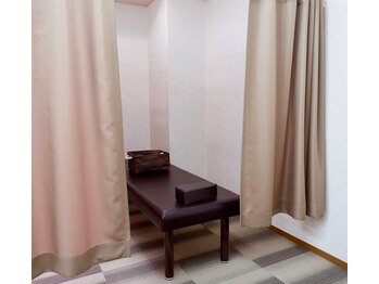 はま整体院 福知山院/清潔な施術室
