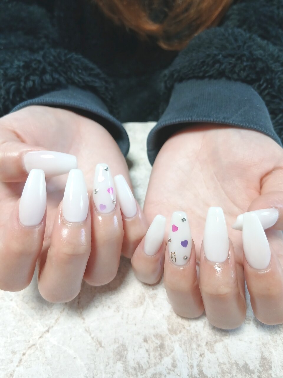 2026年冬トレンド】ホワイト ワンカラー ハンドのネイルデザイン集