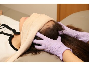 ネイルサロン ニシムラ(nail salon nishimura)の写真/2種類のSHIGETAのアロマオイルとヘッドスパで首肩の疲れをケア♪至福の時を。